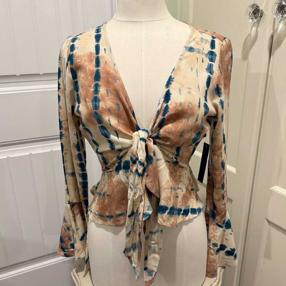 NWT VENUS Women’s Size Medium Cream, Blue and Brown Tie-Dye Long Sleeve Blouse